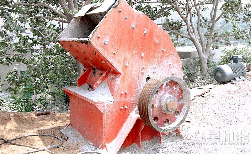 小型锤式破碎机生产现场
