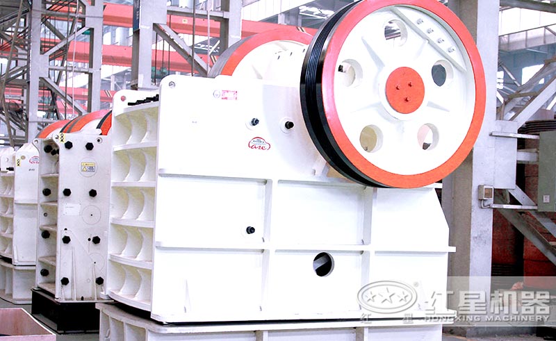 颚式青石粉碎机车间图 颚式青石粉碎机车间图