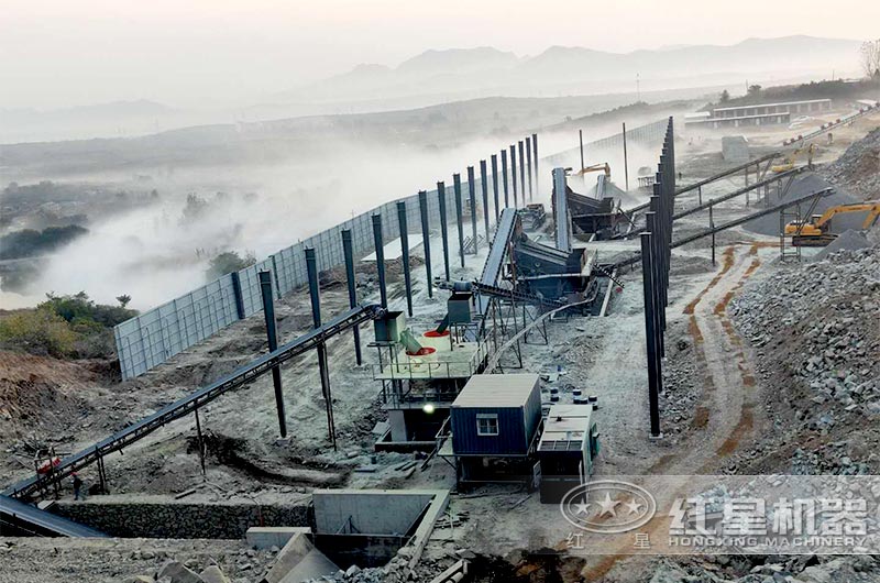 以青石为原料的砂石场 以青石为原料的砂石场