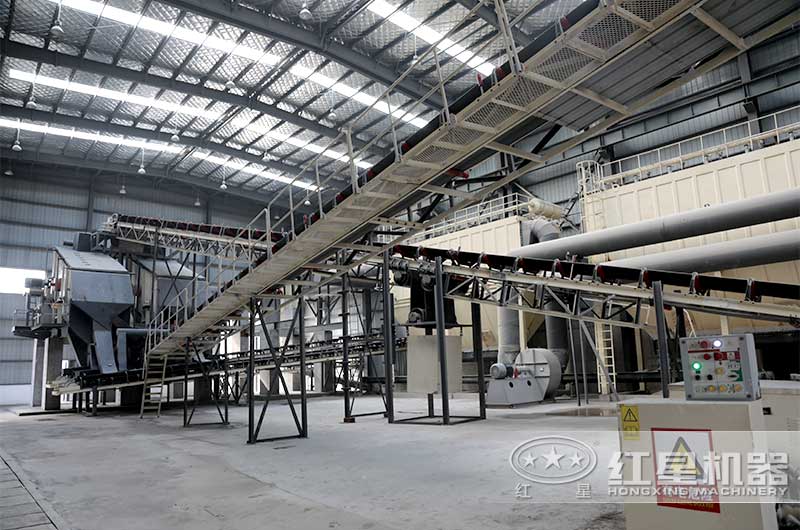 右侧为两台车间除尘器 右侧为两台车间除尘器