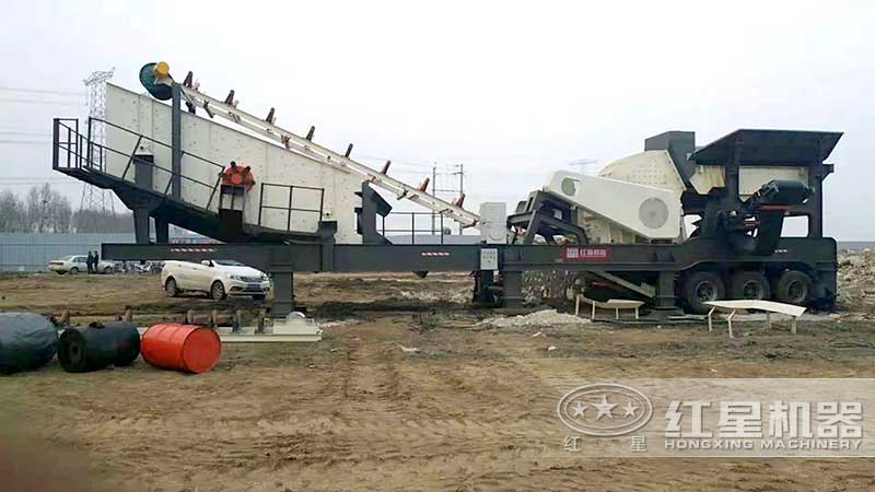 移动重锤式破碎机现场 移动重锤式破碎机现场