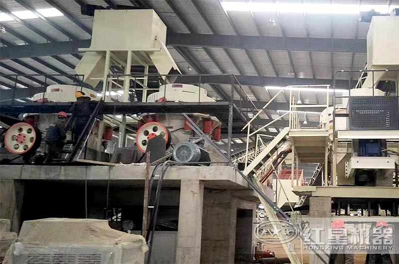 大型多缸液压圆锥破碎机现场 大型多缸液压圆锥破碎机现场