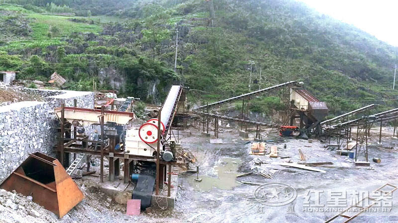 小型颚式粉碎机客户现场二 小型颚式粉碎机客户现场二