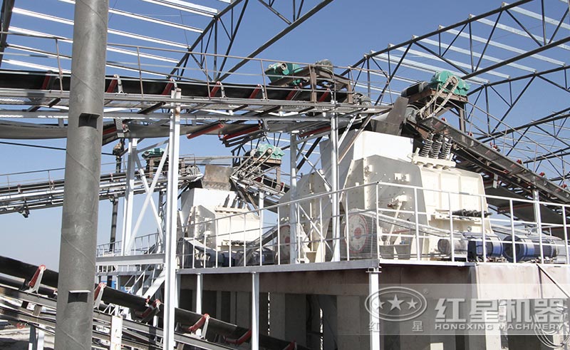 反击式破碎机现场图 反击式破碎机现场图