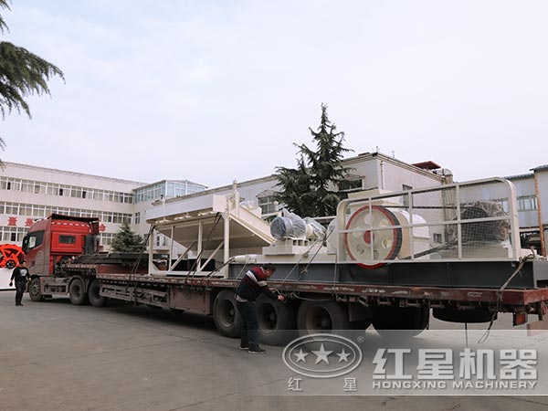 红星对辊式破碎机发货图 红星对辊式破碎机发货图
