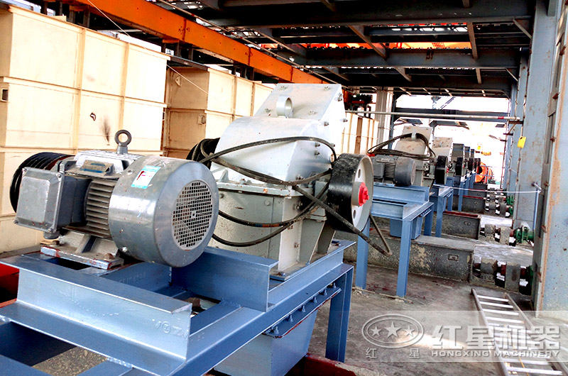 锤式破碎机多机现场作业图 锤式破碎机多机现场作业图