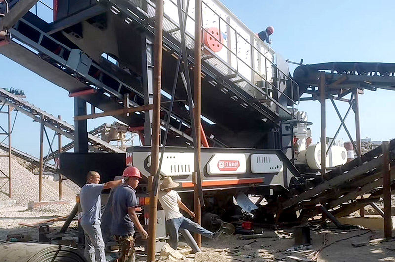 轮胎移动筛分机安装现场 轮胎移动筛分机安装现场