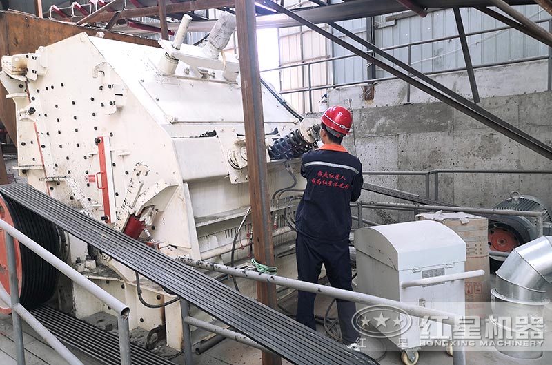 红星技术人员到现场安装维护