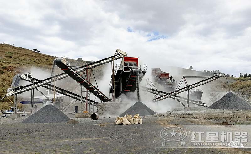 履带振动筛现场 履带振动筛现场