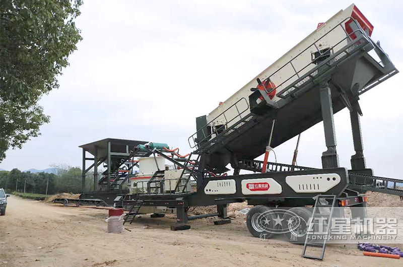 搭载HVI系列的流动制砂机安装现场 搭载HVI系列的流动制砂机安装现场