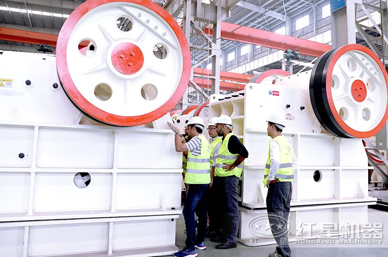 客户考察鄂式破碎机 客户考察鄂式破碎机