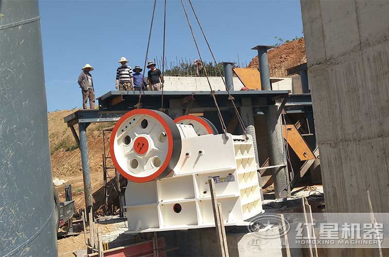 颚式破碎机安装现场 颚式破碎机安装现场