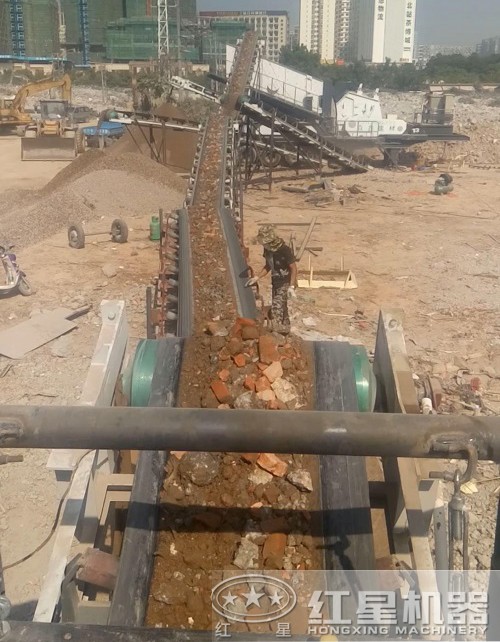 固体废物破碎现场 固体废物破碎现场