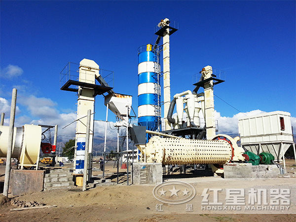 水泥熟料球磨机现场图 水泥熟料球磨机现场图