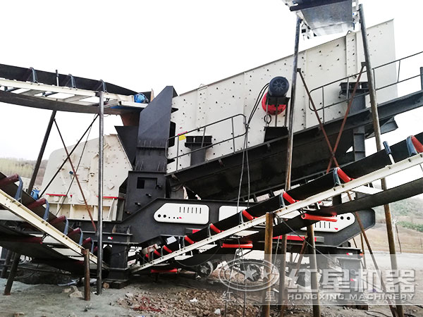 反击式碎石机现场作业图 反击式碎石机现场作业图