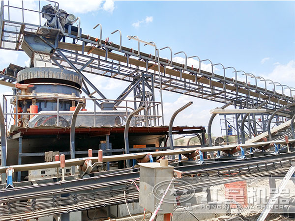 HX圆锥碎石机_打石机现场作业图 HX圆锥碎石机_打石机现场作业图