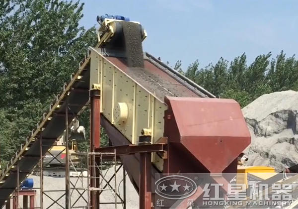 振动筛石筛砂机工作现场 振动筛石筛砂机工作现场