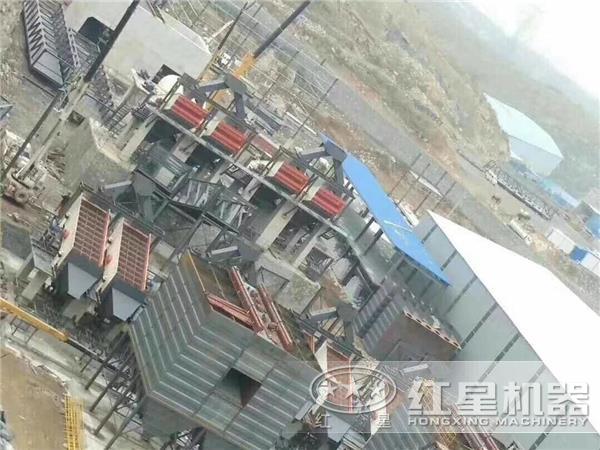 时产1500吨重锤式破碎石机现场 时产1500吨重锤式破碎石机现场