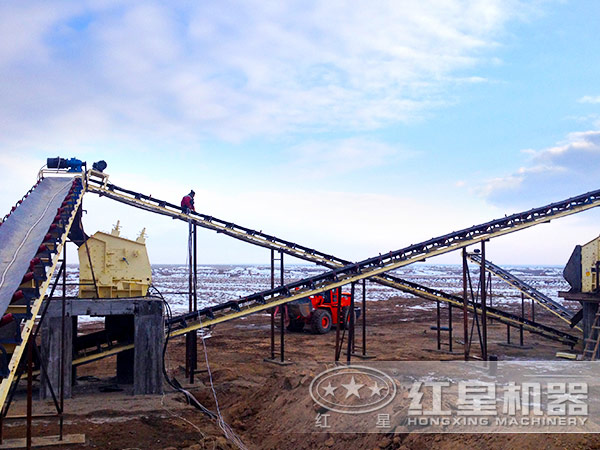 1000吨产量石头破碎机现场作业图 1000吨产量石头破碎机现场作业图