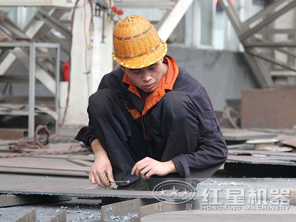 对辊式粉碎机_对滚式粉碎机生产现场 对辊式粉碎机_对滚式粉碎机生产现场