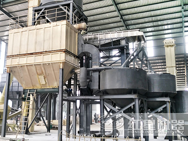 钙石磨粉机作业现场 钙石磨粉机作业现场