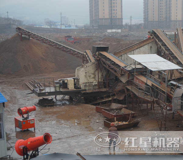 移动式破碎站工作现场 移动式破碎站工作现场