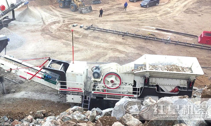 履带移动鄂式破碎机 履带移动鄂式破碎机