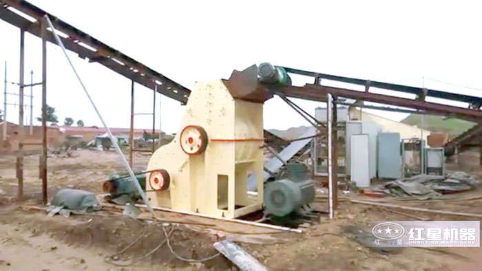 红星双站姿粉碎机用户现场 红星双站姿粉碎机用户现场