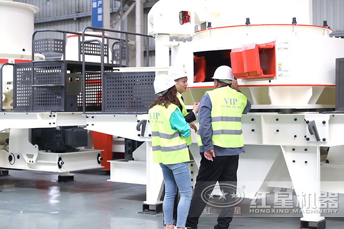 用户到场参观制砂机 用户到场参观制砂机